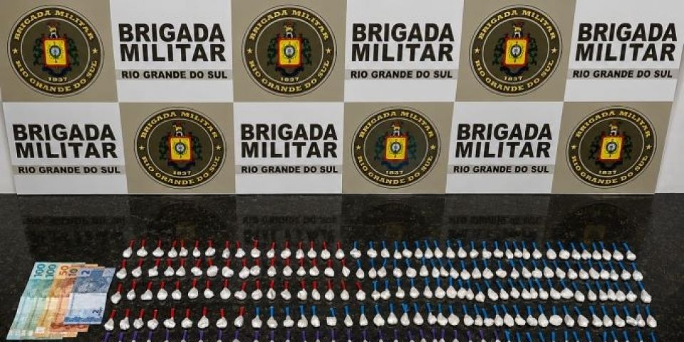 Ações da BM resultam em prisões e apreensão de drogas e arma de fogo em Camaquã