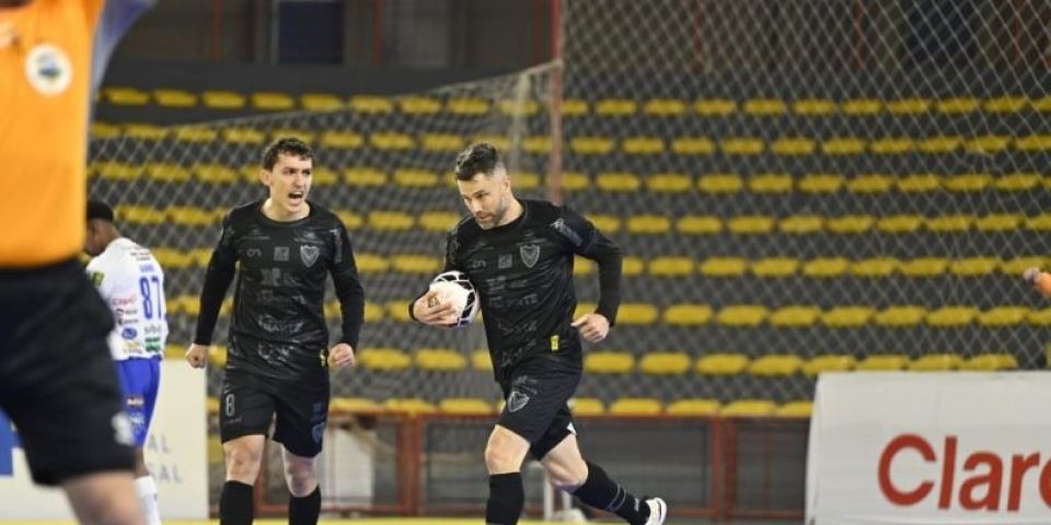 Vélez Camaquã bate o Lages na prorrogação e avança às quartas da Copa LNF