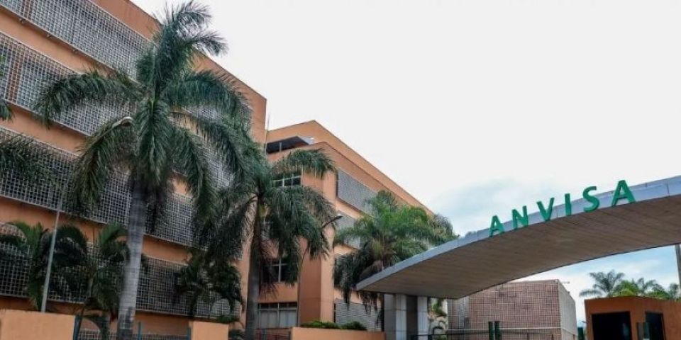 Anvisa determina recolhimento de lotes de antibióticos