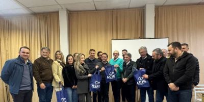 Pacto pelo desenvolvimento da Região Centro-Sul é entregue ao governador em exercício durante reunião-almoço da ACIC
