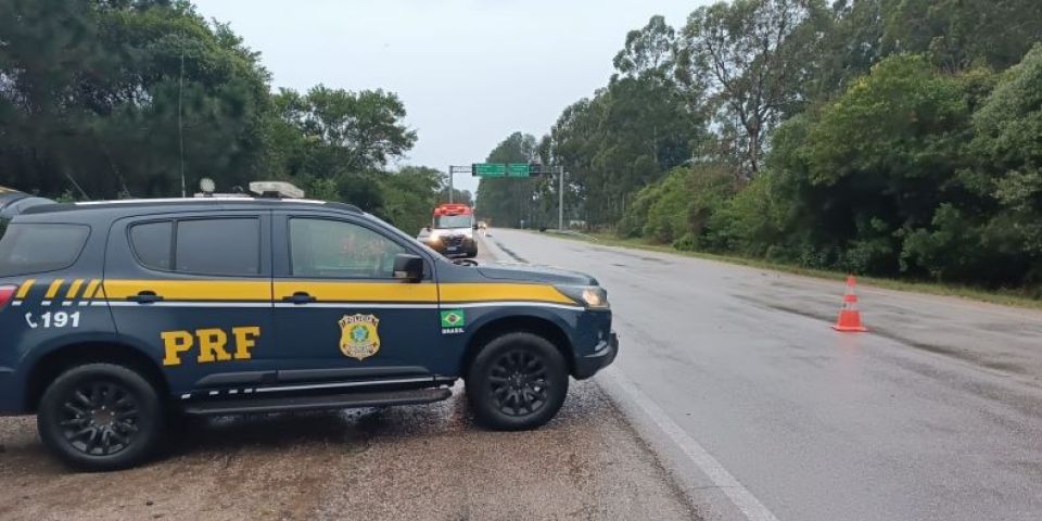 Motociclista morre em colisão frontal contra carro na BR-471, em Rio Grande