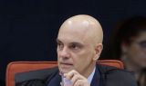 Moraes suspende visitas de Flávio a Bolsonaro na prisão domiciliar