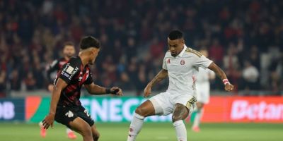 Com falhas individuais, Inter perde por 2 a 0 para o Athletico-PR pelo Brasileirão