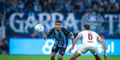 Grêmio marca no fim e empata com o Fluminense pelo Brasileirão