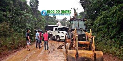 Camaquã - carreta se atravessa na 'lomba do Peixoto' e isola os bairros Ouro Verde e Cônego Walter