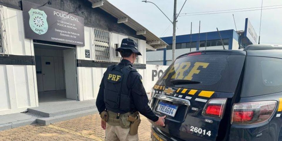 PRF prende homem condenado por violência doméstica na BR-290, em Eldorado do Sul