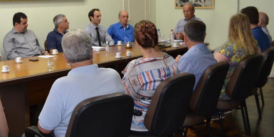 Secretários de Camaquã se reúnem para traçar estratégia de redução de gasto