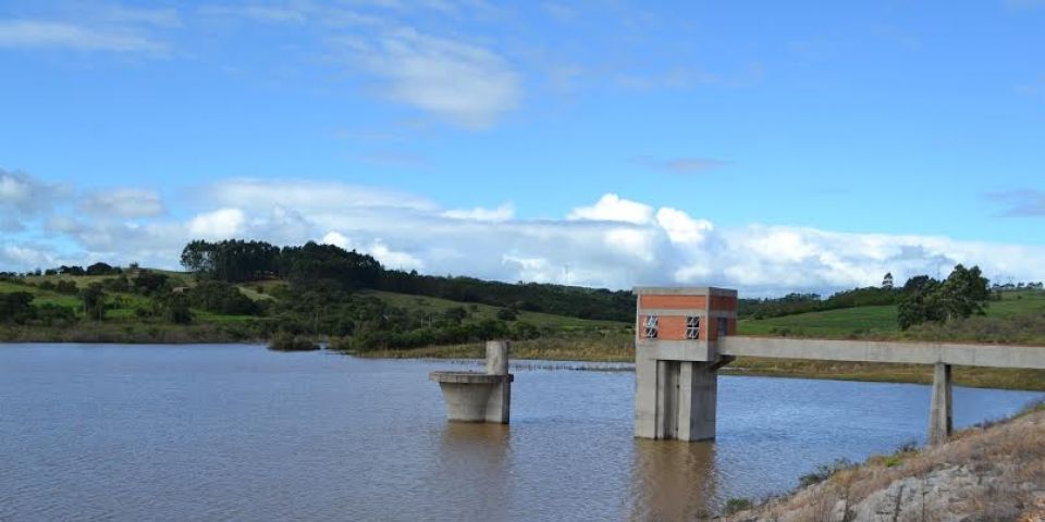 Barragem Maria Ulguim cumpre função de contenção de cheias em Camaquã