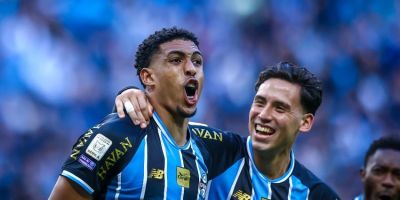 Na raça, Grêmio vence de virada o São Paulo pelo Brasileirão