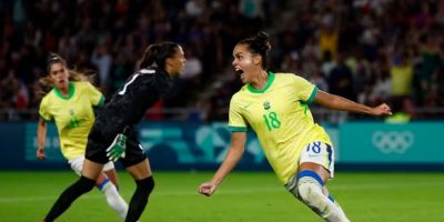Câmara aprova lei com medidas para promover futebol feminino no país