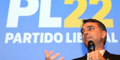TSE determina que filiação de Flávio Bolsonaro ao PL seja restabelecida
