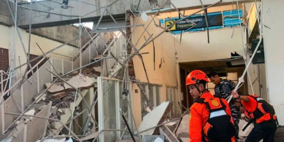 Terremoto de magnitude 7,7 deixa pelo menos 47 mortos na Indonésia 