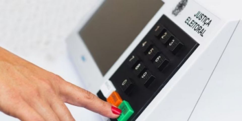 Com envelhecimento da população, eleitorado jovem recua 22% em 16 anos