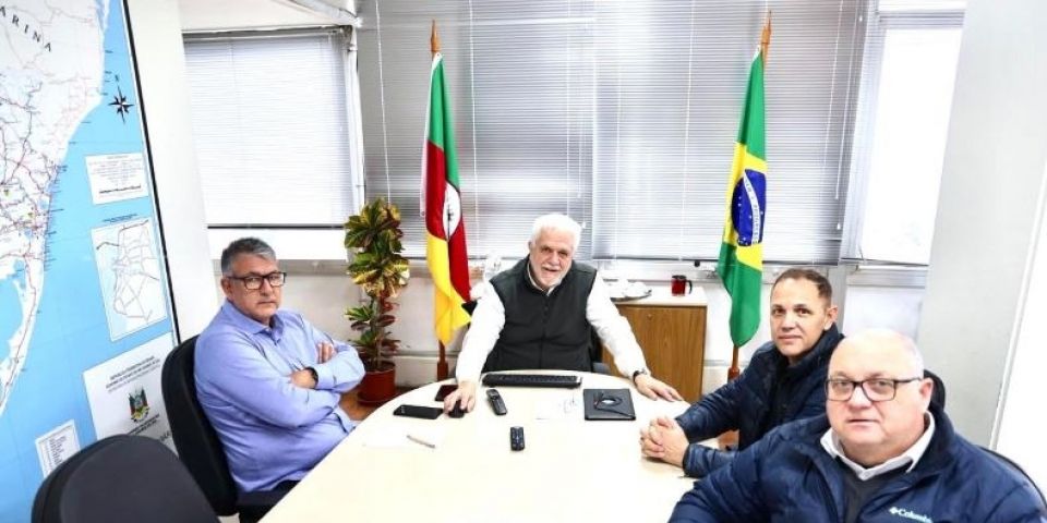 Governo do RS reafirma compromisso com asfaltamento da RS-715, em Cerro Grande do Sul