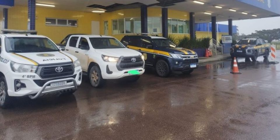 Caminhonete furtada em Camaquã é recuperada pela PRF e BM em Pelotas