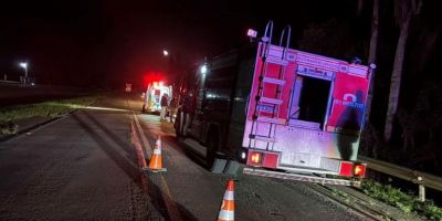 Motorista morre após carro sair da pista e capotar na BR-116, em Tapes