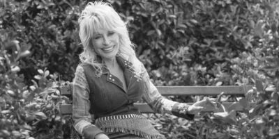 Dolly Parton, lenda da música country e ícone amada do sul dos Estados Unidos, morre aos 80 anos