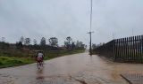Chuva provoca alagamentos e transtornos em bairros de Camaquã