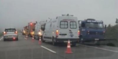 Quatro veículos se envolvem em acidente na BR-116 em Arambaré