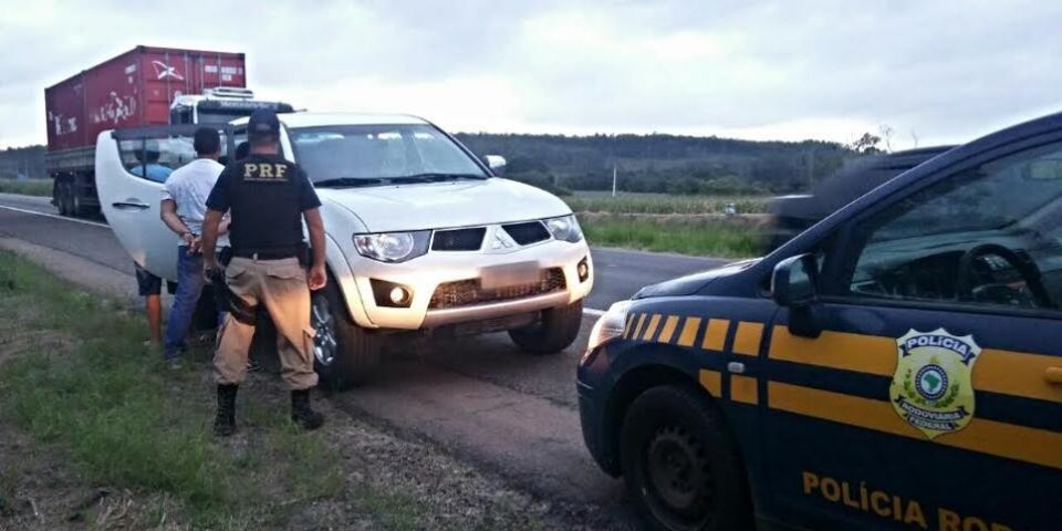 PRF prende homem procurado pela Justiça em Barra do Ribeiro