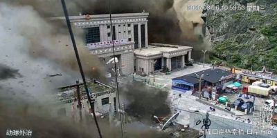 Enchentes no Nepal e na China deixam mais de mil mortos