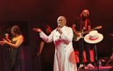 Blog do Juares bate um papo com a cantora Sandra Sá, em Fortaleza (CE)