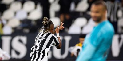 Grêmio perde para o Botafogo por 3 a 2 e segue em situação crítica no Brasileirão