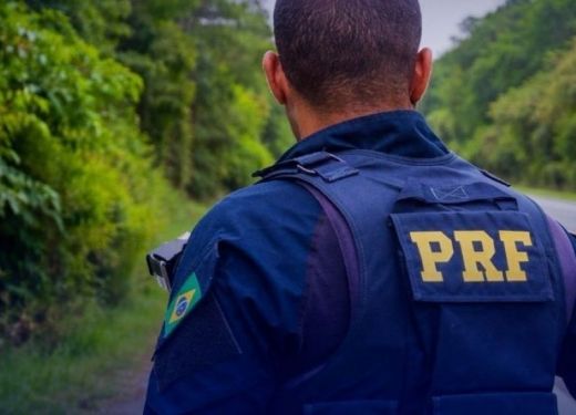 Homem que deve R$ 200 mil de pensão alimentícia é preso na BR-116, em Camaquã