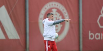 Internacional demite o técnico Paulo Pezzolano