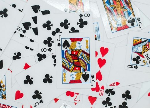 Em torno da mesa de cartas: como os jogos se tornaram parte da tradição social gaúcha