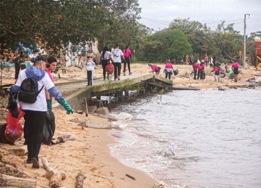 Quinta edição do #LimpeOLagoGuaíba reúne cerca de mil pessoas e retira duas toneladas de resíduos da Orla do Lami