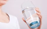 Água em jejum limpa o intestino? Gastrite emocional existe? Especialista esclarece mitos da saúde digestiva