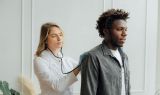 Câncer de mama masculino: risco aumenta com a idade, explica especialista