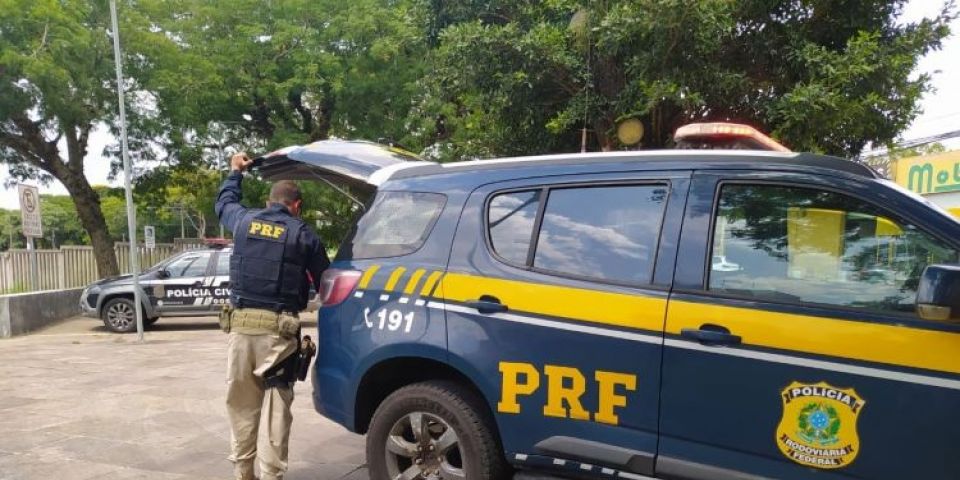 Veículo furtado é recuperado pela PRF em Guaíba
