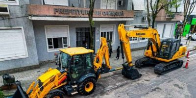 Prefeitura de Camaquã recebe duas máquinas para reforçar trabalhos no interior e na cidade