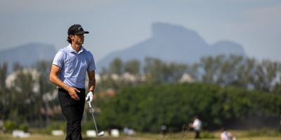 Uma partida de golfe equivale a quantos quilômetros de caminhada?