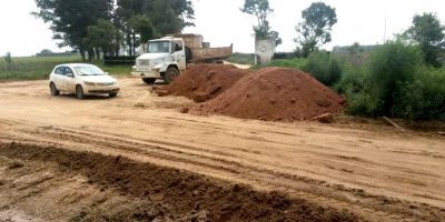 Chuvas atrapalham manutenção de estradas e pontes em Camaquã