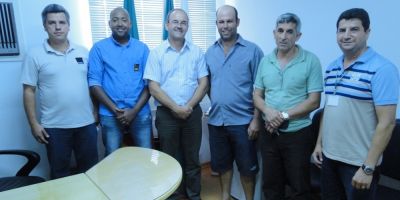 Camaquã - moradores do bairro Dona Tereza visitam o presidente da Câmara