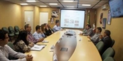 Vereadores de Camaquã conhecem a Sala do Investidor da Secretaria de Desenvolvimento