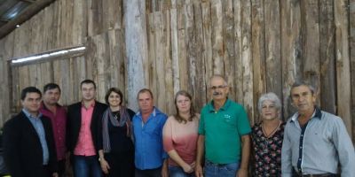 Prefeitura de Cristal entrega poço e novo implemento agrícola para a Associação do Alto do Mendonça