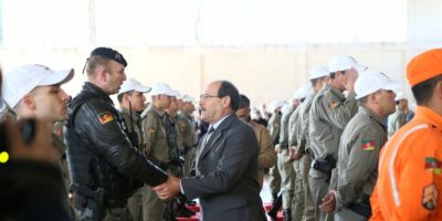 Policiais militares são condecorados no RS por bravura e serviços relevantes