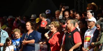 Dilma anuncia reajuste de 9% do Bolsa Família e correção de 5% do Imposto de Renda
