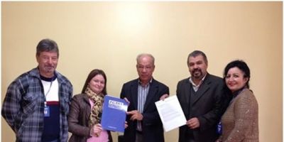 Prefeito João Carlos Machado recebe FGTAS/Sine Camaquã