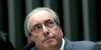 Ministro do STF determina afastamento de Cunha do mandato de deputado