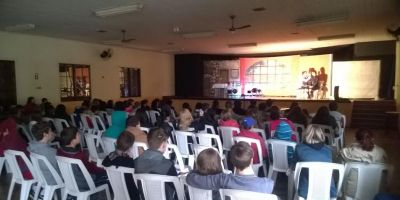 CREAS promove teatro abordando a violência sexual em Camaquã
