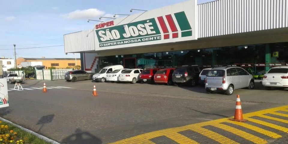 Sinalização é reforçada na Av. José Loureiro da Silva em Camaquã