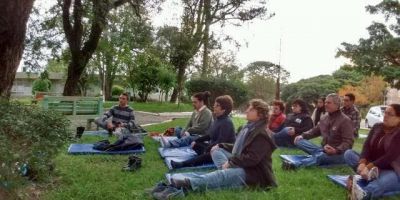 Feira de Artesanato alegra o domingo cinzento em Camaquã