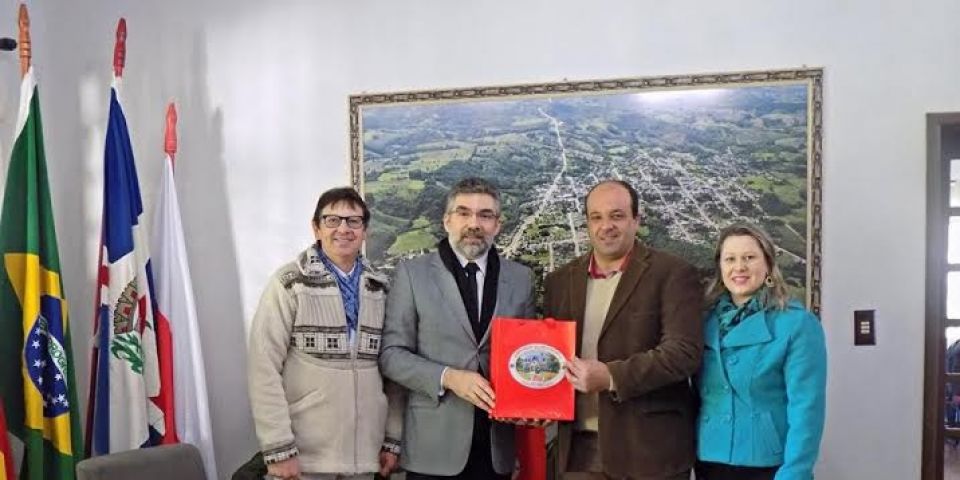Prefeitura de Dom Feliciano recebe homenagem da DPM 