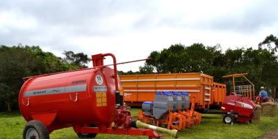 Prefeitura de Camaquã entrega equipamentos para a ASPROLEITE
