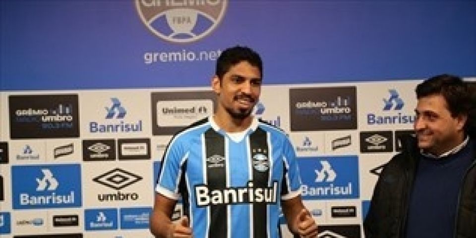 Wallace é apresentado oficialmente como novo zagueiro do Gêmio